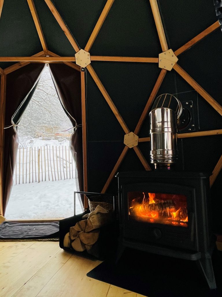 DOME POELE A BOIS LOGEMENT INSOLITE